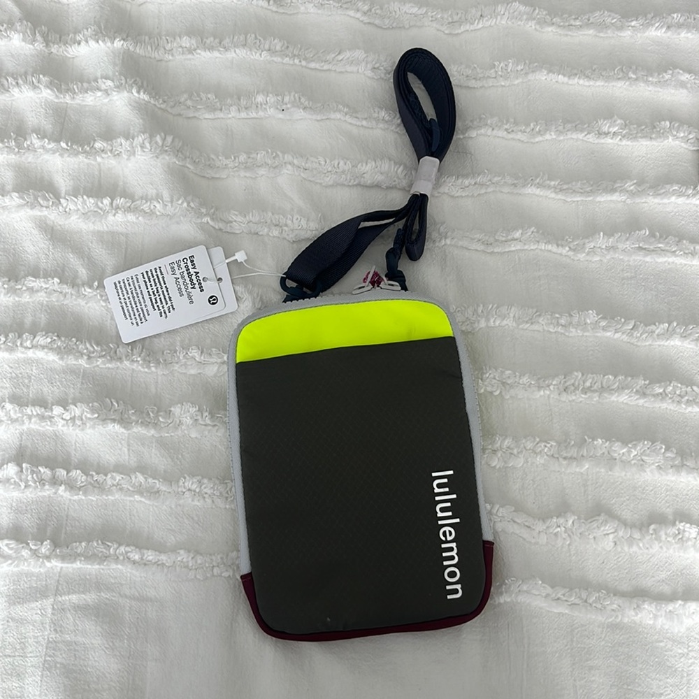 Lululemon Early Access Crossbody bag